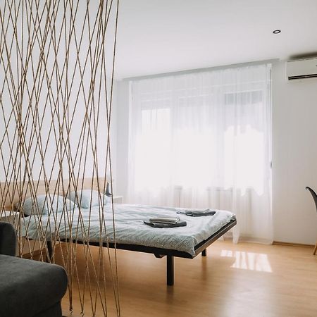 Constantin Inn Ni エクステリア 写真