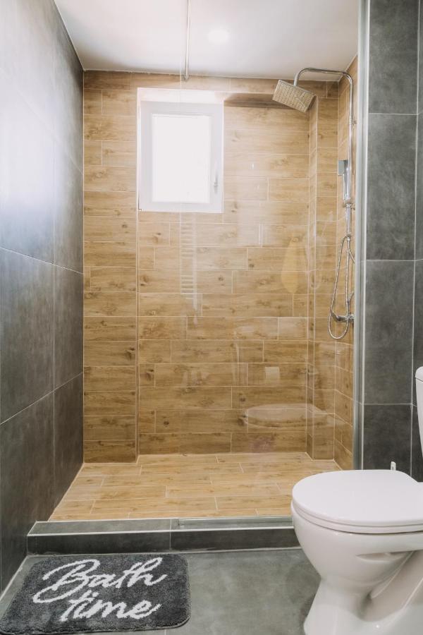 Constantin Inn Ni エクステリア 写真