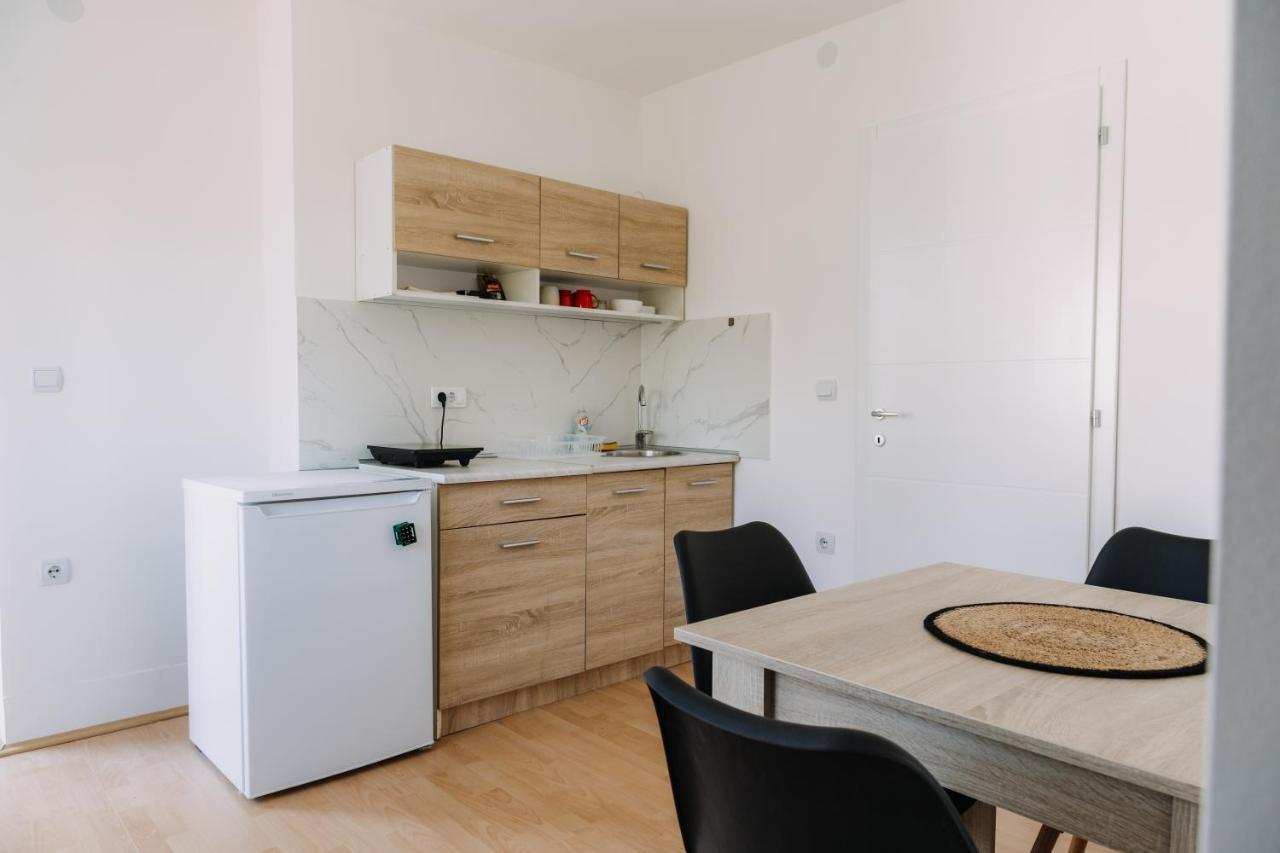 Constantin Inn Ni エクステリア 写真