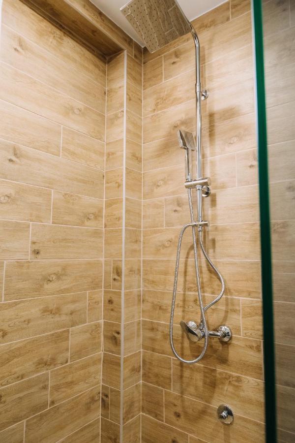 Constantin Inn Ni エクステリア 写真